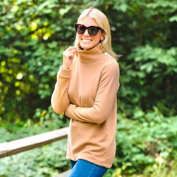 NWT Dudley Stephens Cream Meadow Greenpoint Turtleneck in Vello Fleece, Medium - Picture 11 of 11